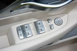2016款宝马750Li