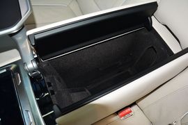 2016款宝马750Li