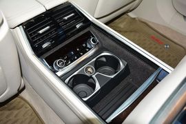 2016款宝马750Li