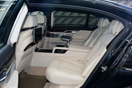 2016款宝马750Li