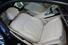 2016款宝马750Li