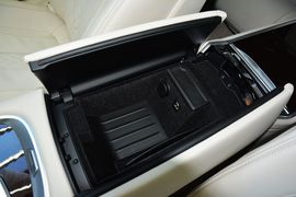 2016款宝马750Li