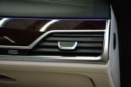 2016款宝马750Li