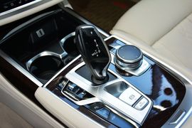 2016款宝马750Li