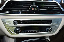 2016款宝马750Li