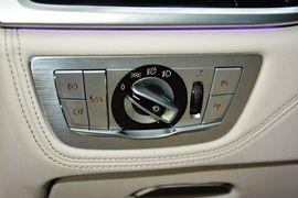 2016款宝马750Li