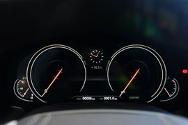 2016款宝马750Li