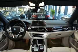 2016款宝马750Li