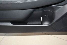 2016款斯巴鲁力狮2.5L全驱荣耀版