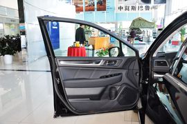 2016款斯巴鲁力狮2.5L全驱荣耀版