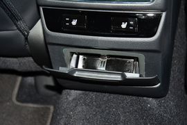 2016款斯巴鲁力狮2.5L全驱荣耀版