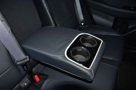 2016款斯巴鲁力狮2.5L全驱荣耀版