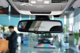 2016款斯巴鲁力狮2.5L全驱荣耀版