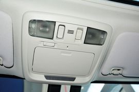 2016款斯巴鲁力狮2.5L全驱荣耀版