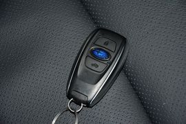 2016款斯巴鲁力狮2.5L全驱荣耀版