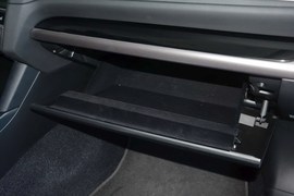 2016款斯巴鲁力狮2.5L全驱荣耀版