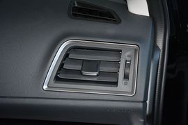 2016款斯巴鲁力狮2.5L全驱荣耀版