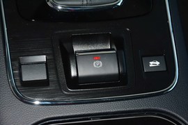 2016款斯巴鲁力狮2.5L全驱荣耀版