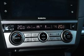 2016款斯巴鲁力狮2.5L全驱荣耀版