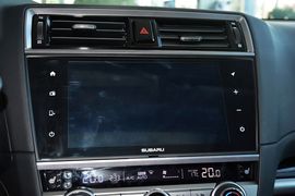 2016款斯巴鲁力狮2.5L全驱荣耀版