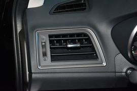 2016款斯巴鲁力狮2.5L全驱荣耀版