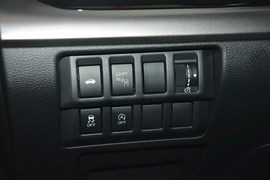 2016款斯巴鲁力狮2.5L全驱荣耀版