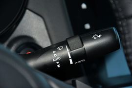 2016款斯巴鲁力狮2.5L全驱荣耀版