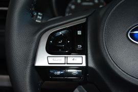 2016款斯巴鲁力狮2.5L全驱荣耀版