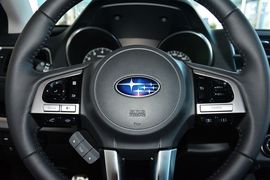 2016款斯巴鲁力狮2.5L全驱荣耀版