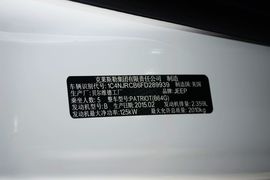 2015款Jeep自由客2.4L豪华导航版