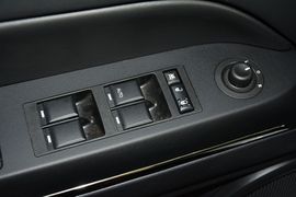 2015款Jeep自由客2.4L豪华导航版