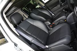 2015款Jeep自由客2.4L豪华导航版