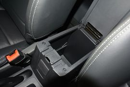 2015款Jeep自由客2.4L豪华导航版