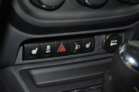 2015款Jeep自由客2.4L豪华导航版