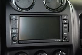 2015款Jeep自由客2.4L豪华导航版