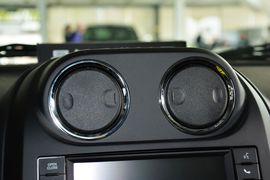 2015款Jeep自由客2.4L豪华导航版