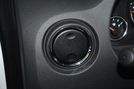 2015款Jeep自由客2.4L豪华导航版