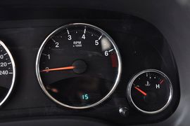 2015款Jeep自由客2.4L豪华导航版