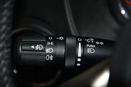 2015款Jeep自由客2.4L豪华导航版