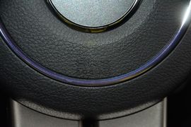 2015款Jeep自由客2.4L豪华导航版