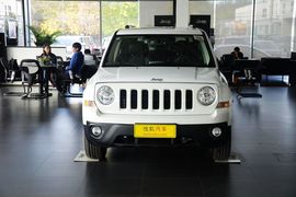 2015款Jeep自由客2.4L豪华导航版