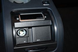 2015款奔驰E400L运动豪华型