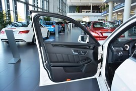 2015款奔驰E400L运动豪华型