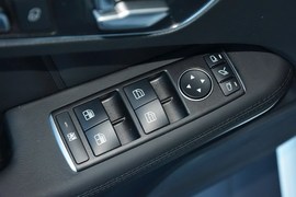2015款奔驰E400L运动豪华型