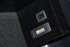 2015款奔驰E400L运动豪华型