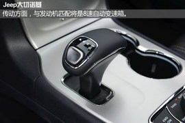 实拍Jeep大切诺基豪华导航版