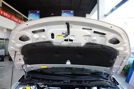 2015款比亚迪速锐1.5L手动豪华型