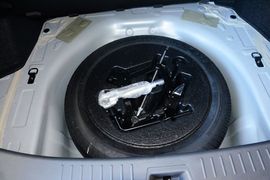 2015款比亚迪速锐1.5L手动豪华型