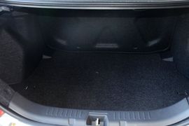 2015款比亚迪速锐1.5L手动豪华型