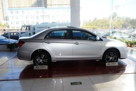 2015款比亚迪速锐1.5L手动豪华型